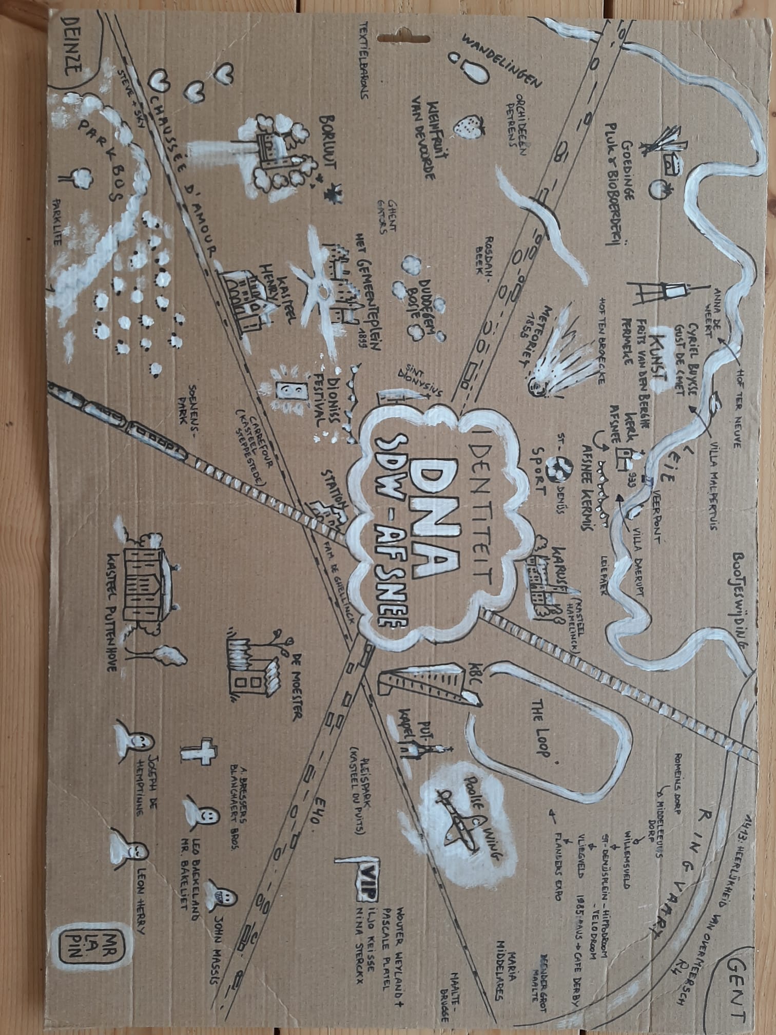 Het DNA van SDW-AFSNEE, onze geschiedenis en trots, gemaakt door lokale kunstenaar Mr. Lapin.